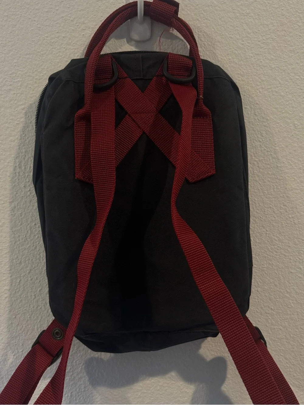 Fjallraven Kånken Mini Black with Burgundy Backpack